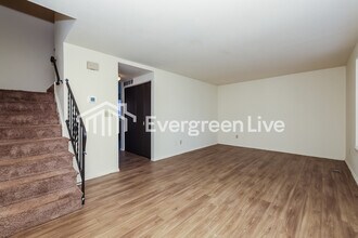 7511 Mt Ranier in Huber Heights, OH - Building Photo - Building Photo