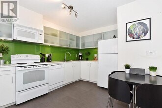 66-566 W Cordova St in Vancouver, BC - Building Photo - Building Photo