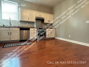 1307 Cedar Ave in Cincinnati, OH - Building Photo - Building Photo