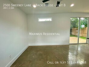 2500 Sweeney Ln in Austin, TX - Foto de edificio - Building Photo