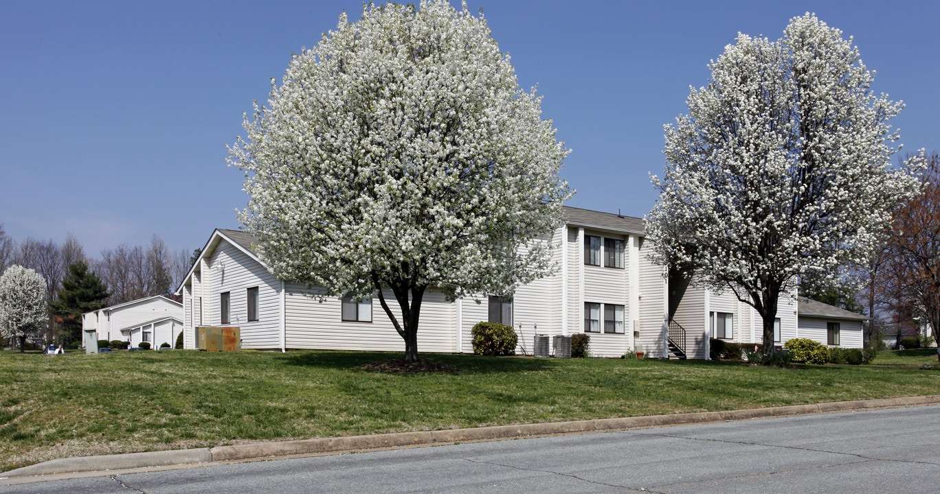 Harbour Square in Mechanicsville, VA - Foto de edificio