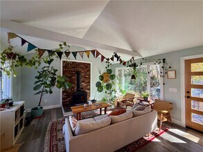 11 Holmes St in Westerly, RI - Building Photo - Building Photo