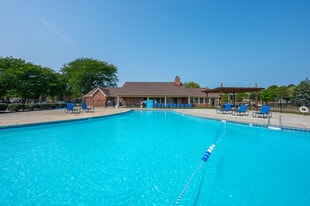 Northlake Village in Noblesville, IN - Building Photo