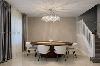 829 NE 191st St in Miami, FL - Building Photo - Building Photo