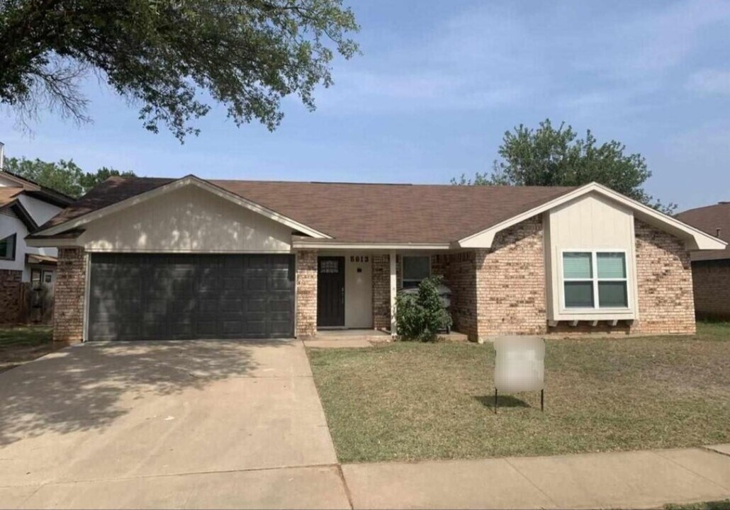 5813 Briargrove Dr in Wichita Falls, TX - Building Photo
