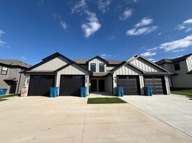 81 SE 351st Rd in Warrensburg, MO - Building Photo