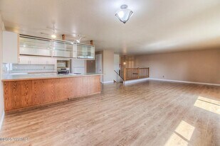 1105 S 43rd Ave in Yakima, WA - Building Photo