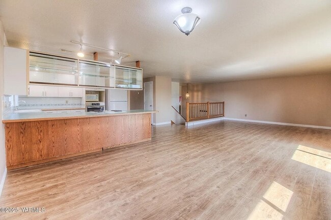 1105 S 43rd Ave