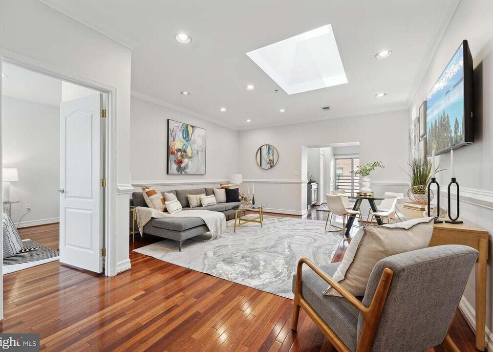 1321 Euclid St NW, Unit #402 in Washington, DC - Building Photo