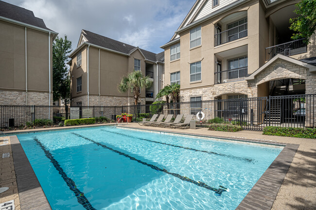 Remington Park Apartments in Houston, TX - Building Photo - Building Photo