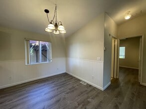 1609 Diamond Ave in Chico, CA - Building Photo - Building Photo