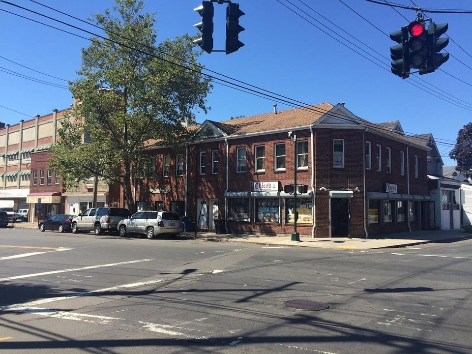 Chapel & Ferry Mixed Use in New Haven, CT - Building Photo