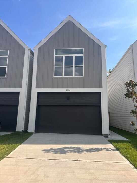 1016 Patton St in Houston, TX - Foto de edificio