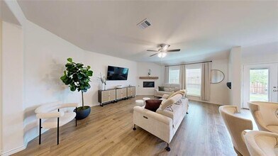 2826 Moccasin Ln in Krugerville, TX - Foto de edificio - Building Photo