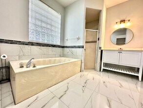 1219 Baycourt Is in Greenacres, FL - Building Photo - Building Photo