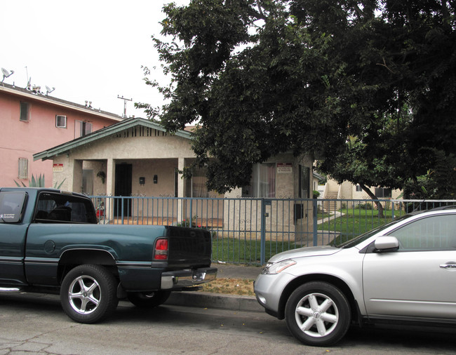 6802 Middleton St in Huntington Park, CA - Foto de edificio - Building Photo