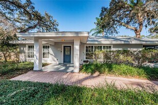301 Washington Ave in Safety Harbor, FL - Building Photo