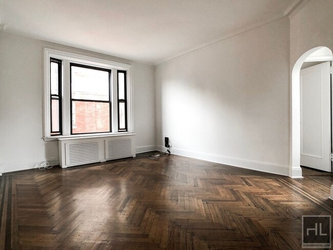 WEST 72 STREET in New York, NY - Building Photo - Building Photo