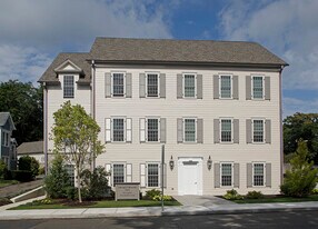 745 Boston Post Road in Darien, CT - Building Photo