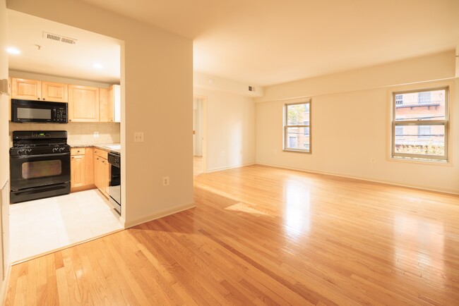Essex Commons in Jersey City, NJ - Building Photo - Building Photo