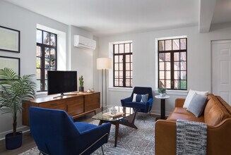 2751 N Hoyne Ave in Chicago, IL - Building Photo - Building Photo