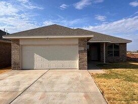 7011 11th St in Lubbock, TX - Building Photo
