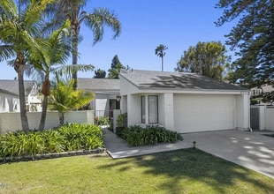 7912 Emerald St in Ventura, CA - Building Photo - Building Photo