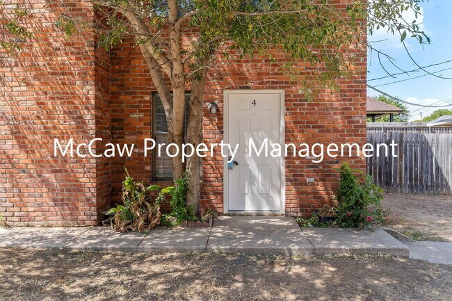 210 Rolston Rd in Irving, TX - Building Photo - Building Photo