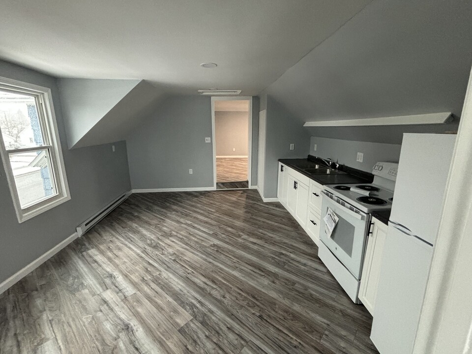 1009 N 4th Ave, Unit Upper in Wausau, WI - Building Photo