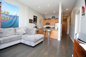 1540 W Fullerton Ave, Unit 207 in Chicago, IL - Building Photo - Building Photo