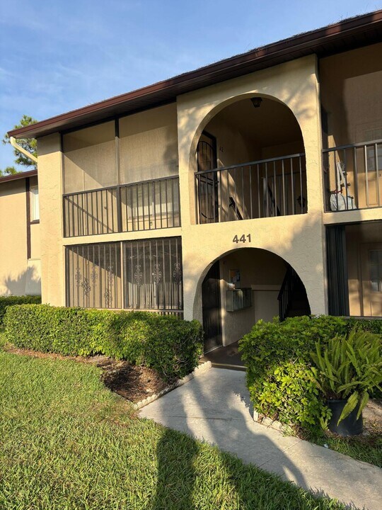 441 Pine Glen Ln in Greenacres, FL - Building Photo