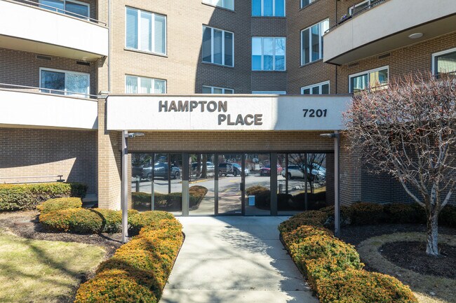 Hampton Place in Lincolnwood, IL - Building Photo - Building Photo
