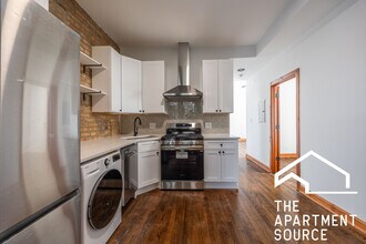 2842 W Augusta Blvd in Chicago, IL - Building Photo - Building Photo