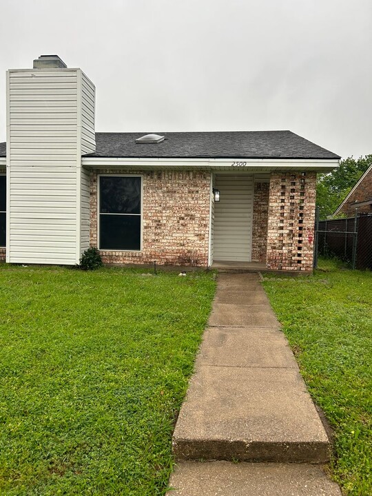 2500 Red River St-Unit -206 in Mesquite, TX - Building Photo