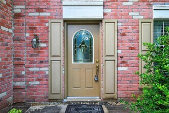 4514 Treasure Trail in Sugar Land, TX - Building Photo - Building Photo