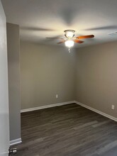 19 Sutherland Dr in Newnan, GA - Foto de edificio - Building Photo