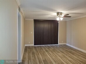 8960 S Hollybrook Blvd in Pembroke Pines, FL - Building Photo - Building Photo