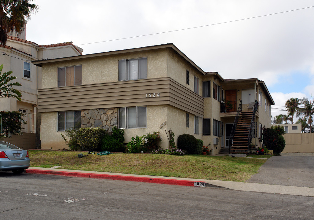 1624 E Palm Ave in El Segundo, CA - Building Photo