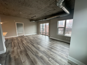 860 S Clark St in Chicago, IL - Building Photo - Building Photo