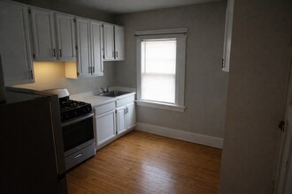 3284 N Oakland Ave in Milwaukee, WI - Building Photo - Building Photo