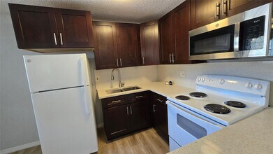 416 Lakeside Dr in Margate, FL - Building Photo - Building Photo