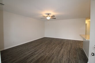 578 Brushwood Dr in Sumter, SC - Building Photo - Building Photo