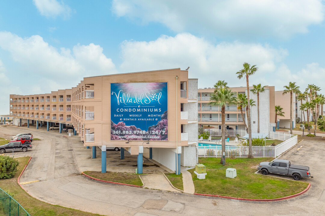 Villa Del Sol Condominiums in Corpus Christi, TX - Building Photo