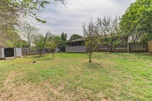 4000 Stoney Hill in Round Rock, TX - Building Photo