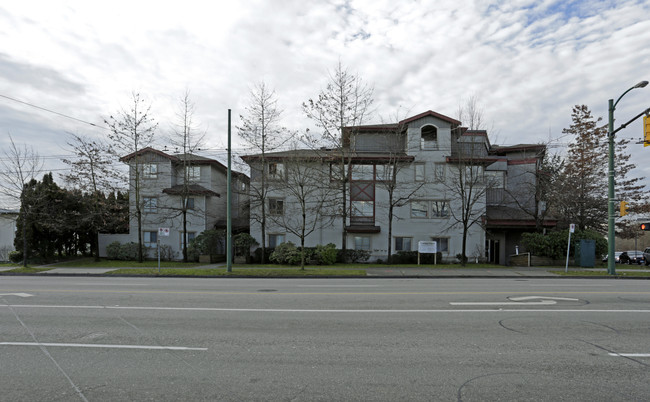 Chelsea Court in Vancouver, BC - Building Photo - Building Photo