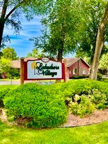 2807 Lakeshore Dr, Unit 2805 LakeshoreDr.#11 in La crosse, WI - Building Photo