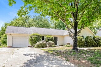 104 Stapleton Way in High Point, NC - Building Photo - Building Photo