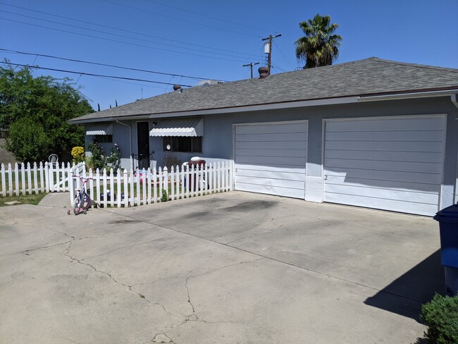 3363 E Terrace Ave in Fresno, CA - Building Photo - Building Photo