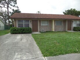9145 E Highland Pines Blvd in Palm Beach Gardens, FL - Building Photo