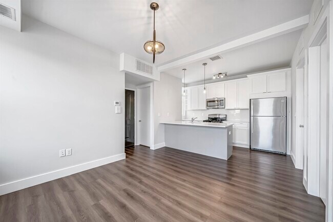 91 W 21st St in Bayonne, NJ - Building Photo - Building Photo